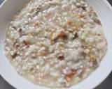 A picture of step 1 of Mushroom Porridge.