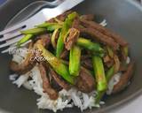 A picture of step 5 of Asparagus and Beef Stir Fry.