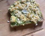 A picture of step 6 of Avocado on toast With scrambled eggs.