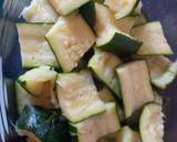 A picture of step 2 of Green beans and courgette salad.