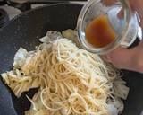 A picture of step 5 of ★ Cabbage and Anchovies Spaghetti with Hot spring egg★.