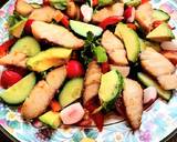 A picture of step 4 of Salad with smoked haddock, avocado and radish.