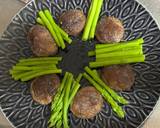 A picture of step 5 of Shiitake Mushrooms and Asparagus Salad.