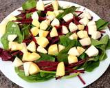 A picture of step 6 of Salad with duck, pears, apples and beets.