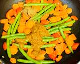 A picture of step 5 of Thai vegetables with jasmine rice.