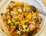 A picture of step 4 of Butternut squash baked with chicken, vegetables and cheese.