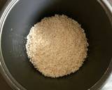 A picture of step 4 of Dried Mushroom ‘Okowa’ Glutinous Rice.