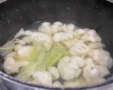 A picture of step 1 of Cauli Cheese Yufka.